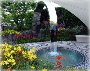 Креативные идеи фонтана и озера в современном саду